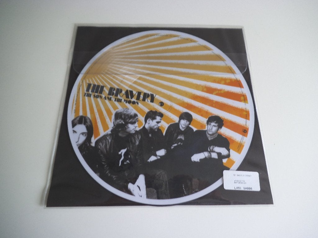 LP The Bravery – The Sun And The Moon  Picture disk  2007, Cd's en Dvd's, LP, Ophalen of Verzenden, Zo goed als nieuw, Picture disc