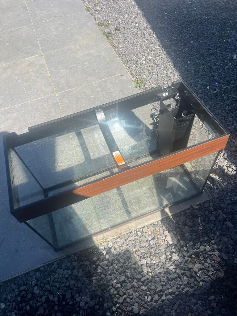 Aquarium avec pompe , éclairage, chauffage et meuble, Enlèvement, Utilisé