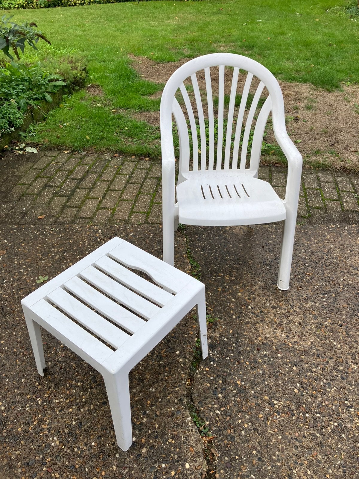 Tuinstoelen/ tafeltje, Enlèvement, Utilisé