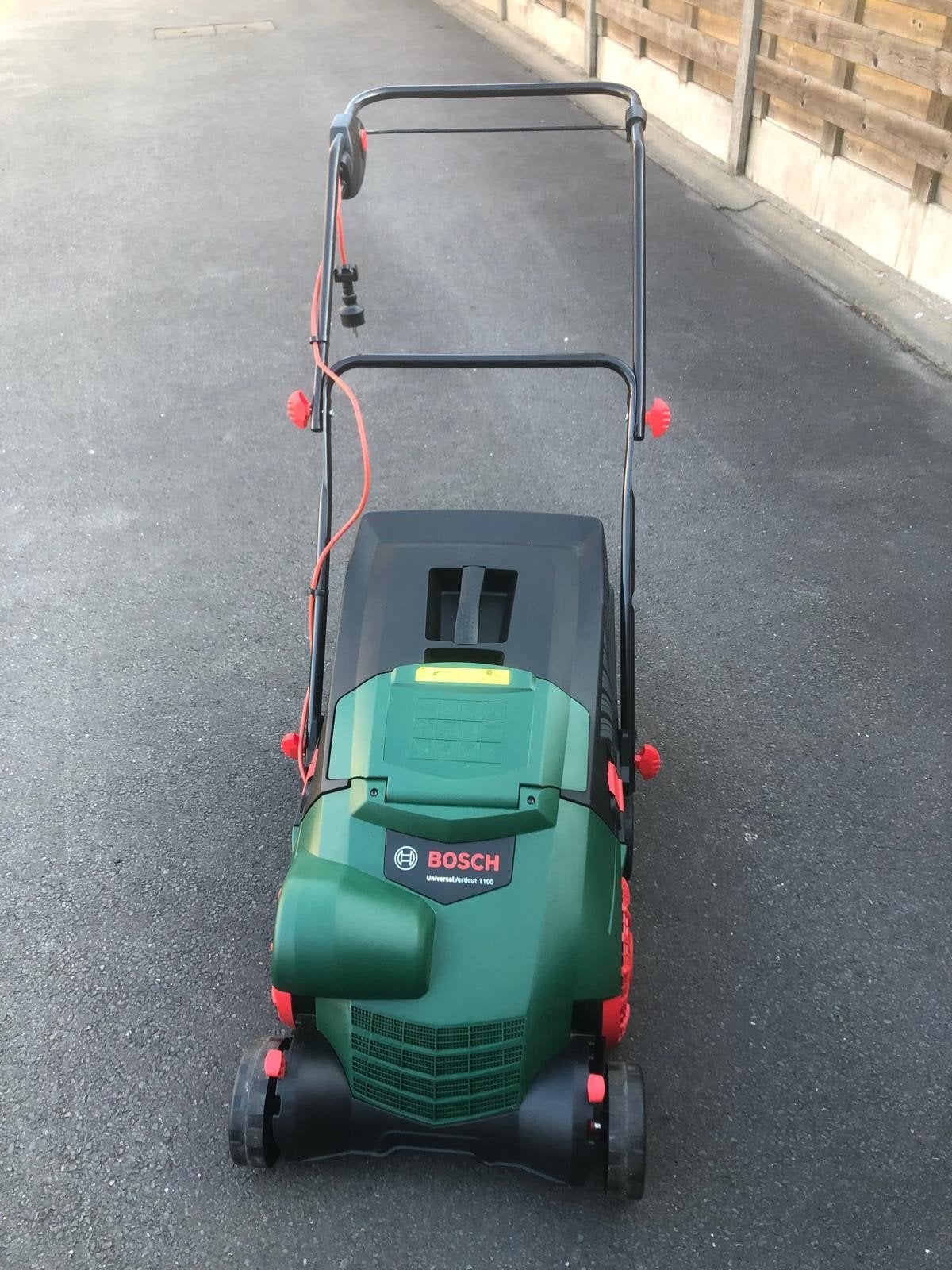 Bosch verticuteermachine, Tuin en Terras, Ophalen, Zo goed als nieuw, Elektrisch, Bosch