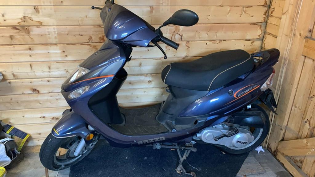 Scooter razzo blauw klasse A, Fietsen en Brommers, Ophalen