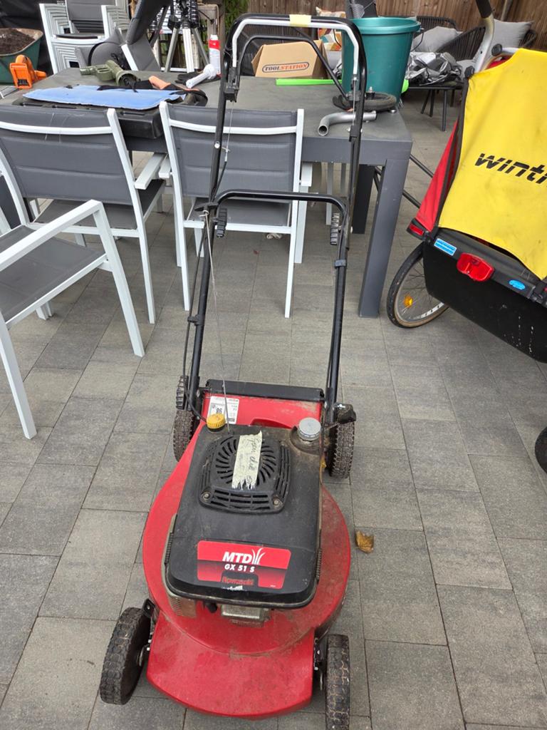 Kawasaki MTD GX51S - zelftrekker defect, Tuin en Terras, Grasmaaiers, Ophalen