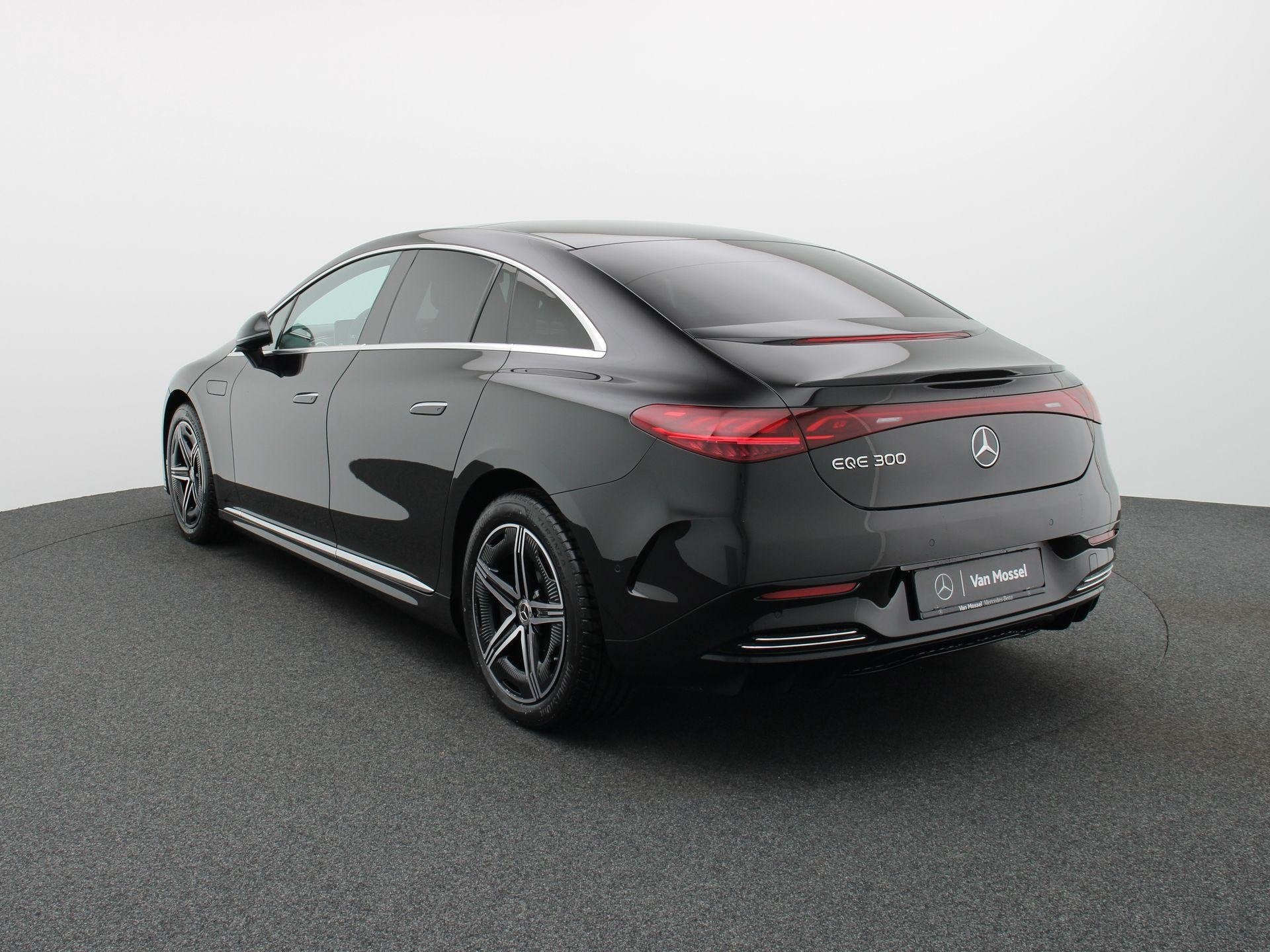 Mercedes-Benz EQE 300 AMG Line + PANORAMISCH DAK + CARPLAY +, Autos, Mercedes-Benz, Achat, Entretenue par le concessionnaire, Noir
