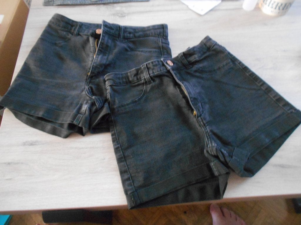 2 x zwarte shortten maat 152  h&m, Enfants & Bébés, Vêtements enfant | Taille 152, Pantalon, Enlèvement ou Envoi, H&M, Comme neuf