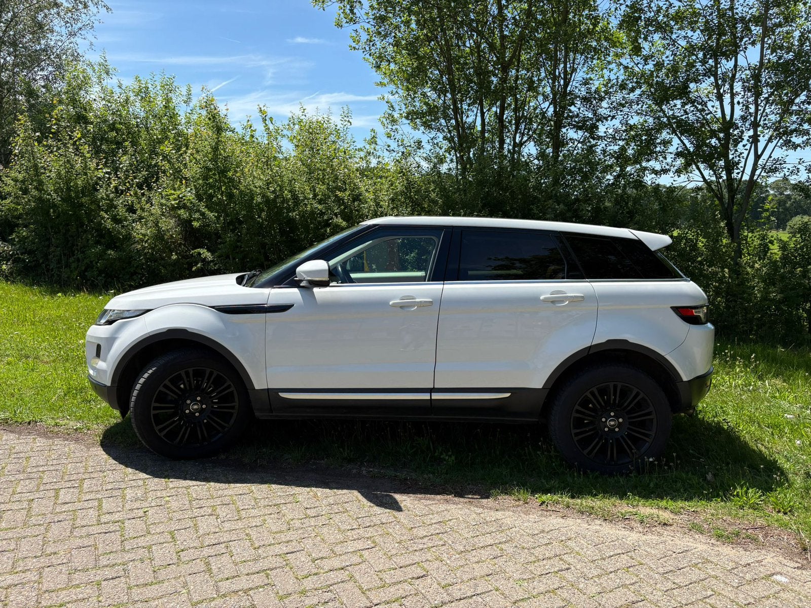 Range rover Evoque 2.2 diesel, Autos, Land Rover, Particulier, ABS, Caméra de recul, Airbags, Air conditionné, Alarme, Climatisation automatique