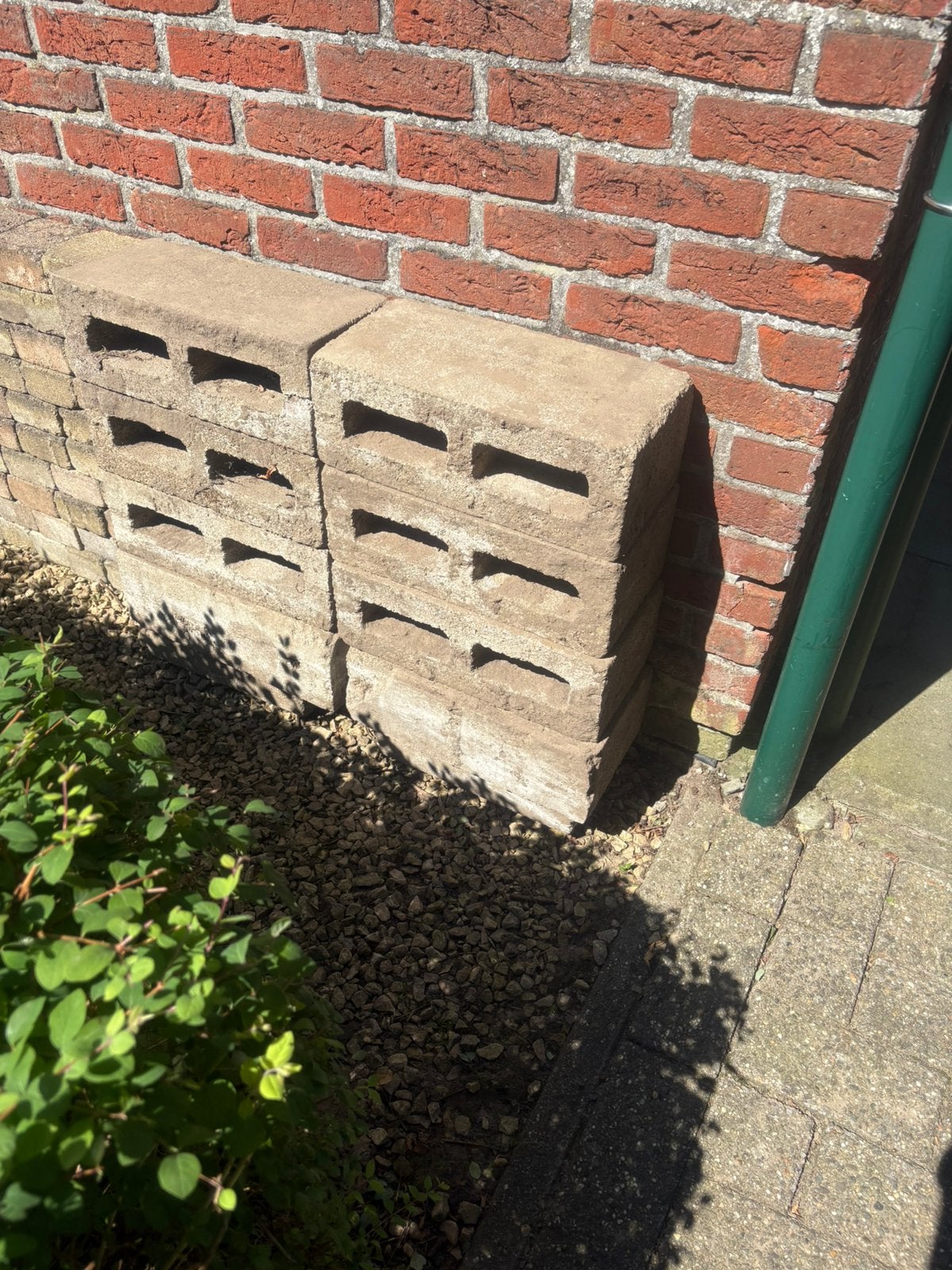 Grijze brikken 39 x 19 x 14, Tuin en Terras, Ophalen, Gebruikt