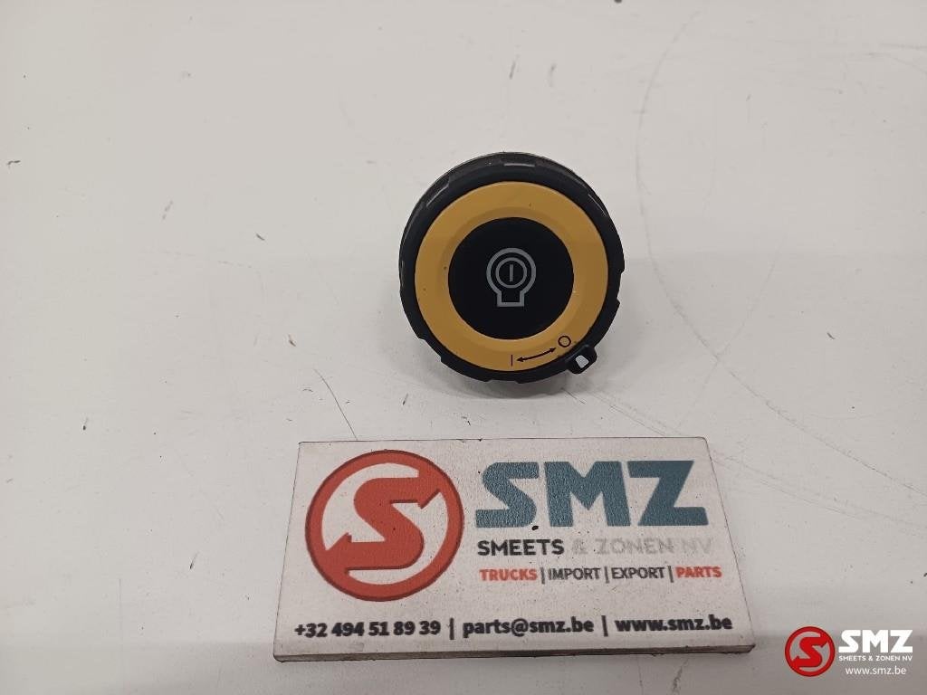 Switch As push botton Caterpillar, Gebruikt, Overige merken, Elektronica en Kabels