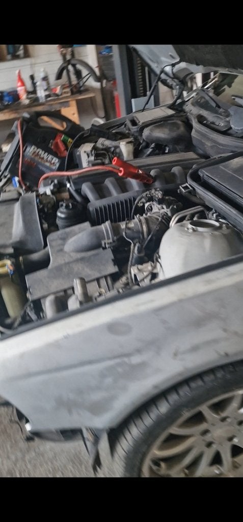 BMW motor M52B28 180000km met aanbouwdelen E39 aandrijflijn, Auto-onderdelen, Motor en Toebehoren, BMW, Gebruikt, Ophalen
