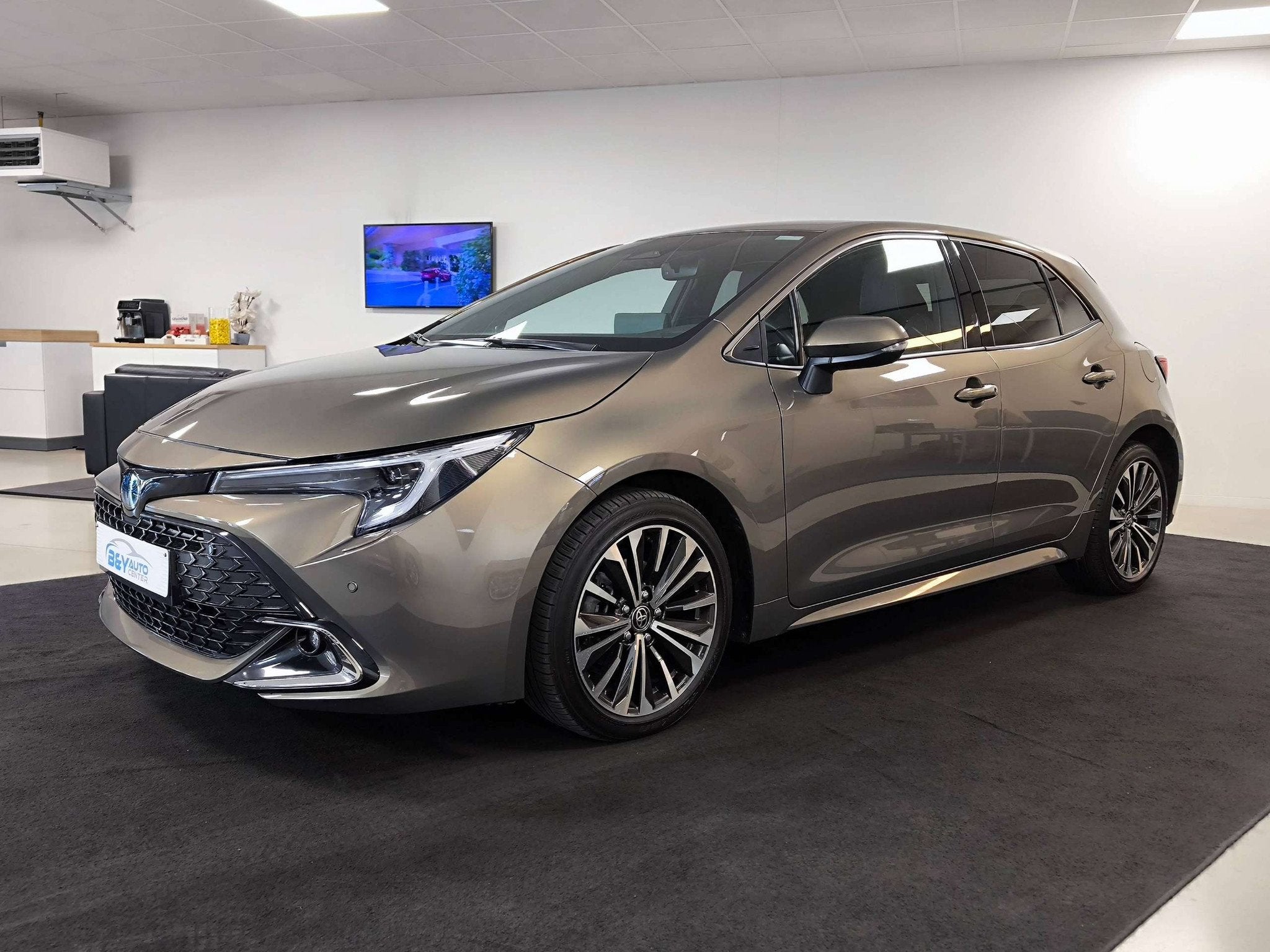 Toyota Corolla Hybrid 1.8 Dynamic / 10jaar Garantie, Auto's, Zwart, 4 cilinders, 72 kW, Corolla