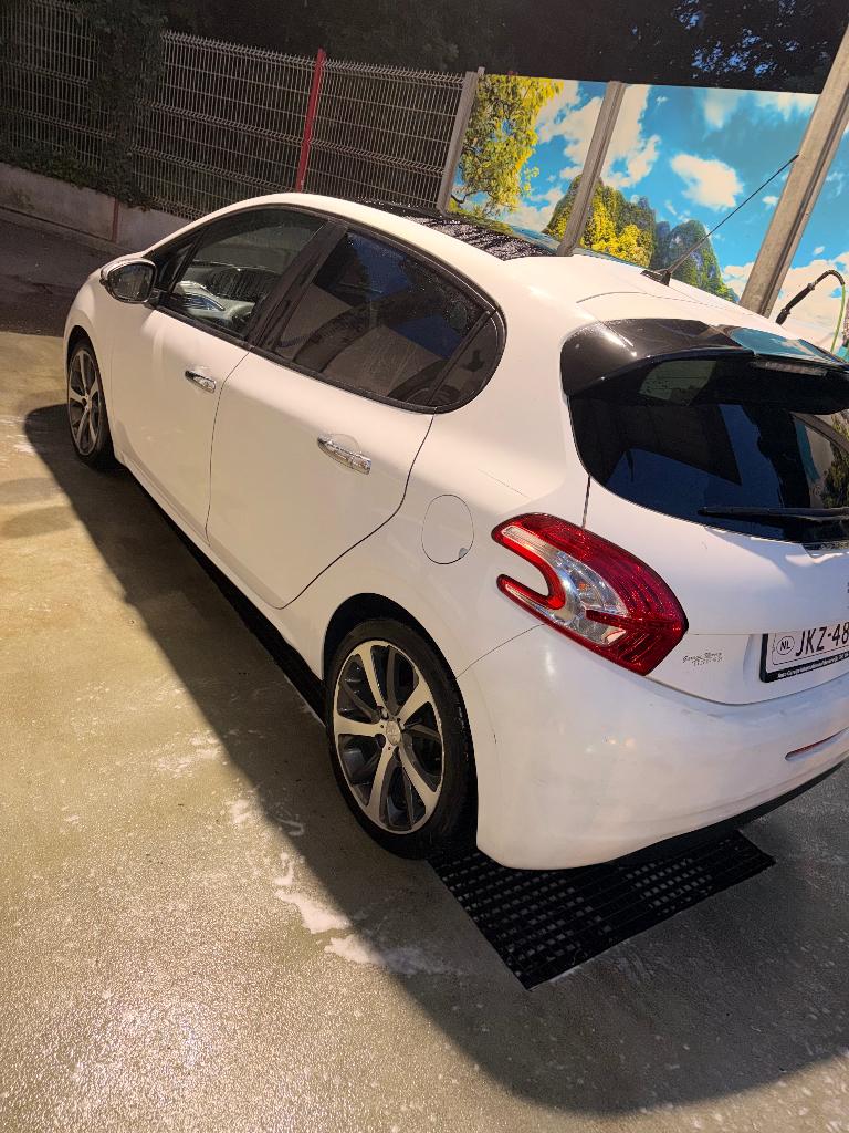 Peugeot 208, Auto's, Automaat, Stof, Zwart, 5 deurs