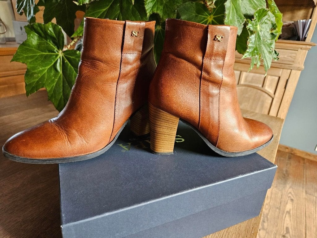 bruine enkellaarzen Scapa (39) zo goed als nieuw (NP 165€), Kleding | Dames, Schoenen, Ophalen, Scapa, Bruin, Lage of Enkellaarzen