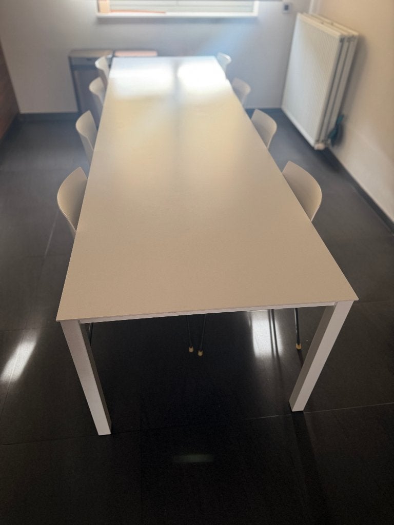 Table pour 8 personnes avec 8 chaises, Enlèvement