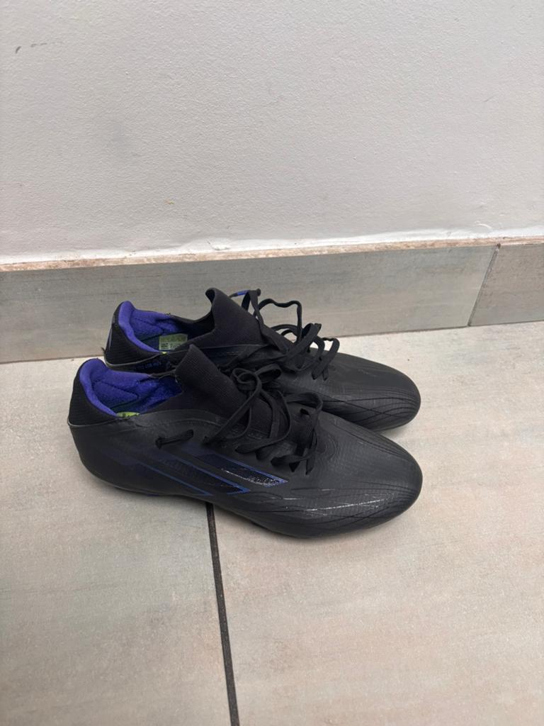 Voetbalschoenen adidas pro speedflow, Sport en Fitness, Voetbal, Ophalen, Zo goed als nieuw, Schoenen