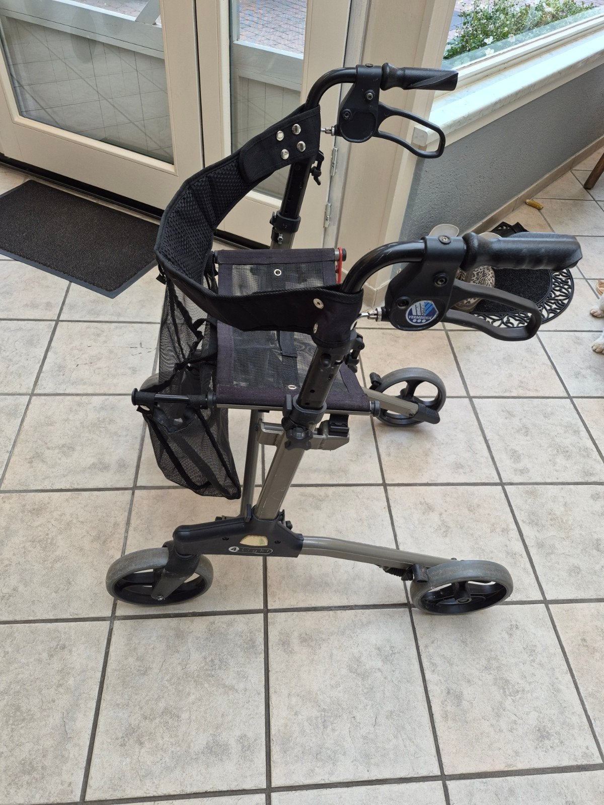 rollator Vermeiren quadro light, Diversen, Ophalen, Lichtgewicht, Zo goed als nieuw