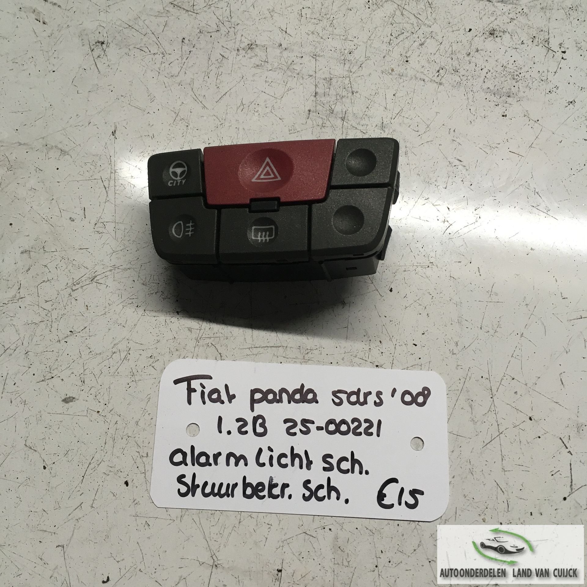 Fiat Panda 5drs 1.2 B 2008 2500221  Alarmlichtschakelaar  73, -, Utilisé, -, -