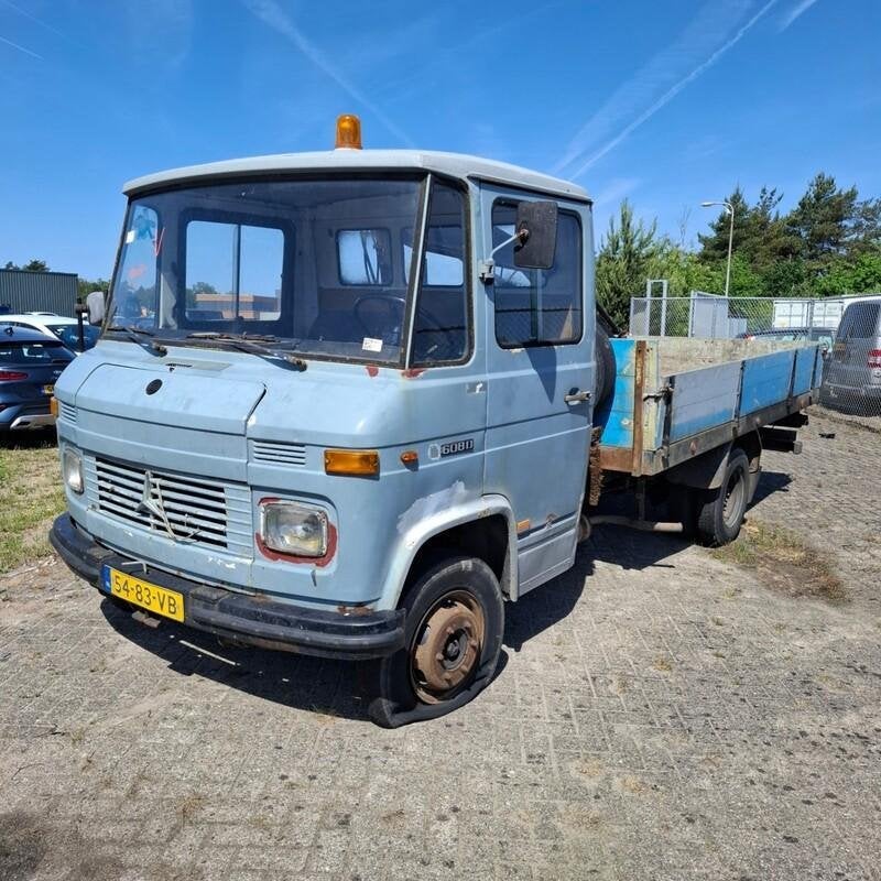 Bedrijfsauto, Mercedes-Benz, L 608D, Bakwagen met hydraulisc, 63 kW, 4 cilinders, Mercedes-Benz, Bedrijf