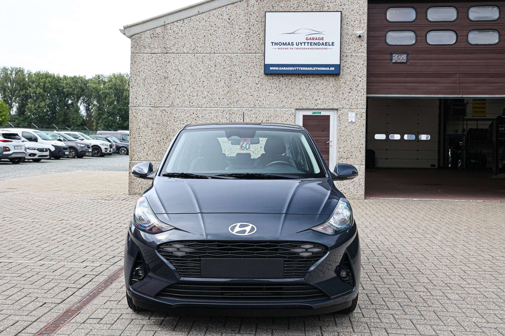 Hyundai i10 SKY-UITVOERING*AUTOMAAT*ACHTERUITRIJCAMERA*APPLE, Autos, Argent ou Gris, Achat, Entreprise, Noir