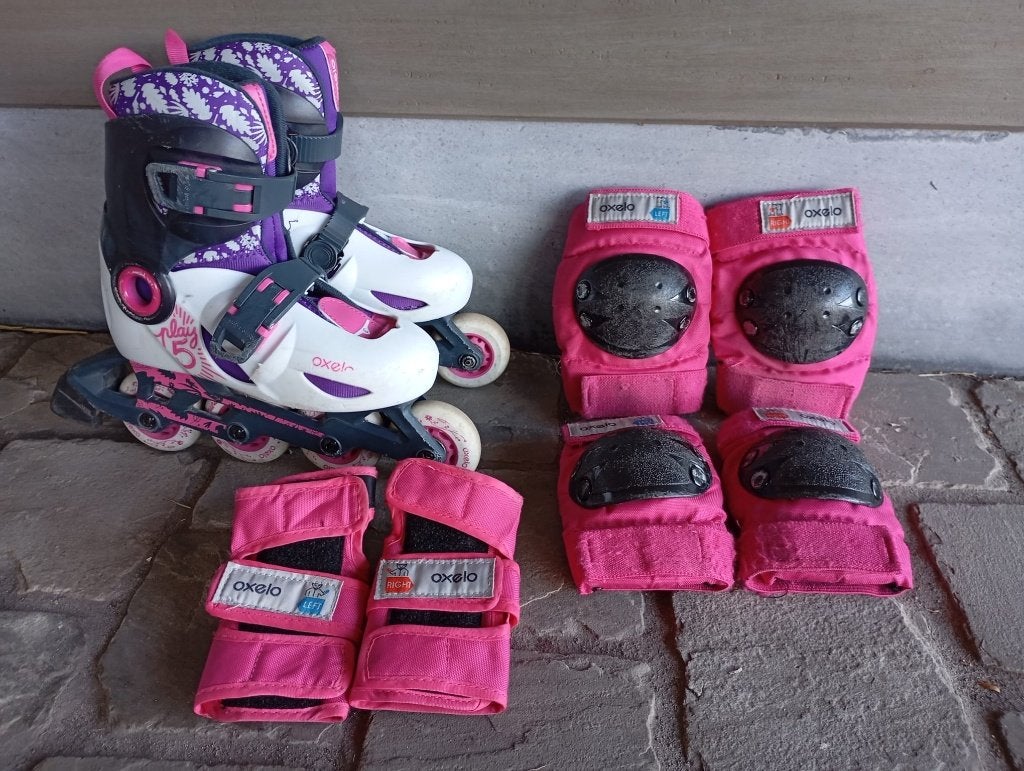 Oxelo play 5 inline skates + bescherming, Sport en Fitness, Overige merken, Kinderen, Ophalen of Verzenden, Inline skates 4 wielen