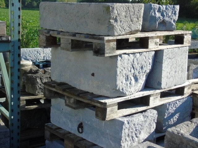 bac auge en pierre bleu , jardinière , grand choix !!, Jardin & Terrasse, Pierre, 30 à 60 cm, Enlèvement, Utilisé