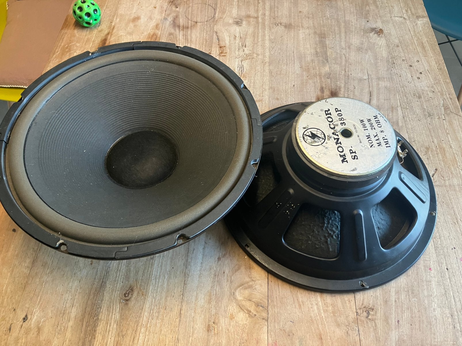 2 x 15 inch monacor woofers 8ohm 200W, TV, Hi-fi & Vidéo, Enceintes, Autres marques, Enlèvement, Utilisé, Enceintes stéréo