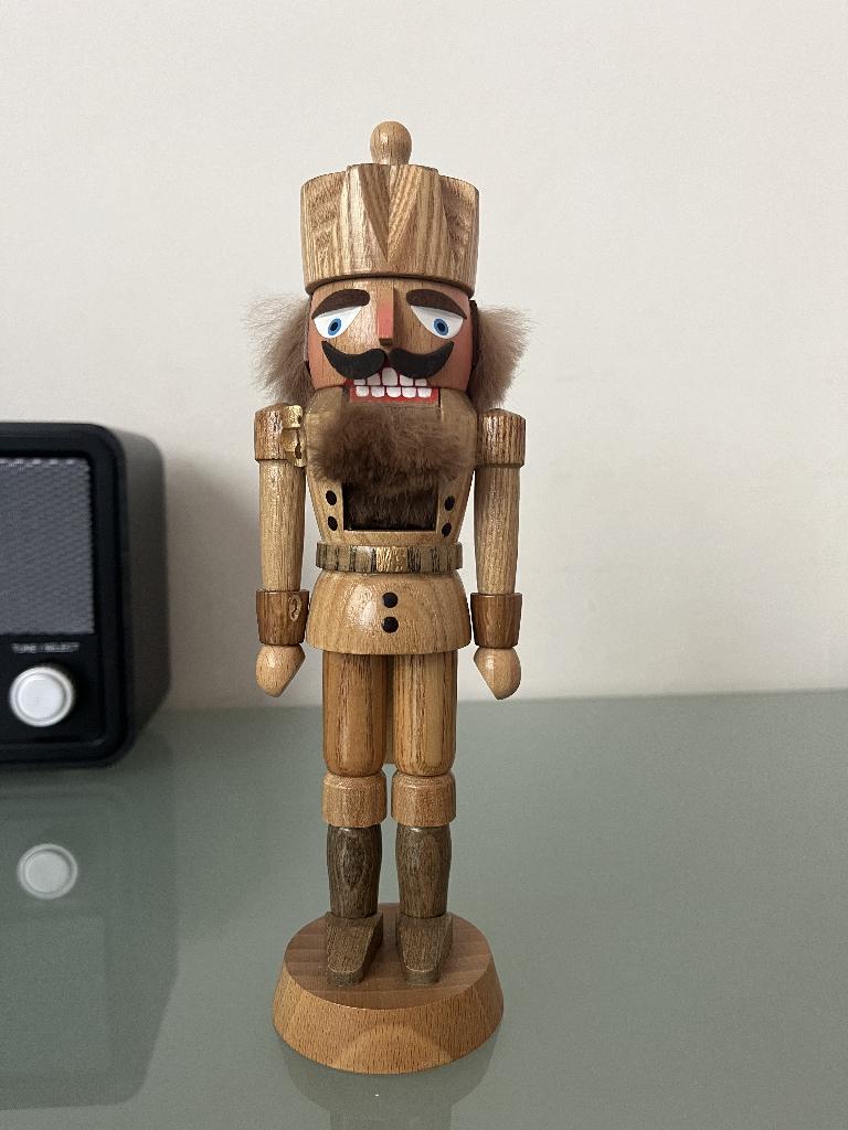 houten notenkraker Olaf kolbe, Ophalen