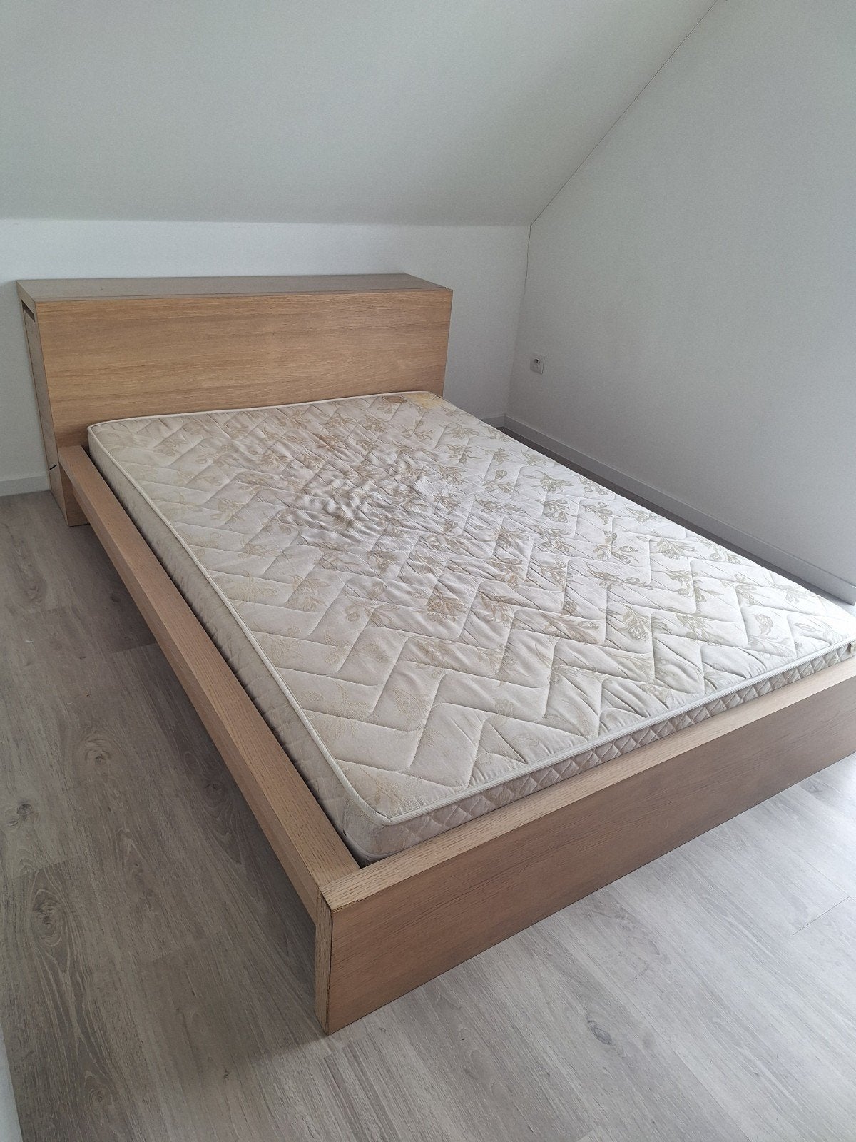 bed, 140cm breed, gratis af te halen, Beige, 140 cm, Enlèvement, Utilisé