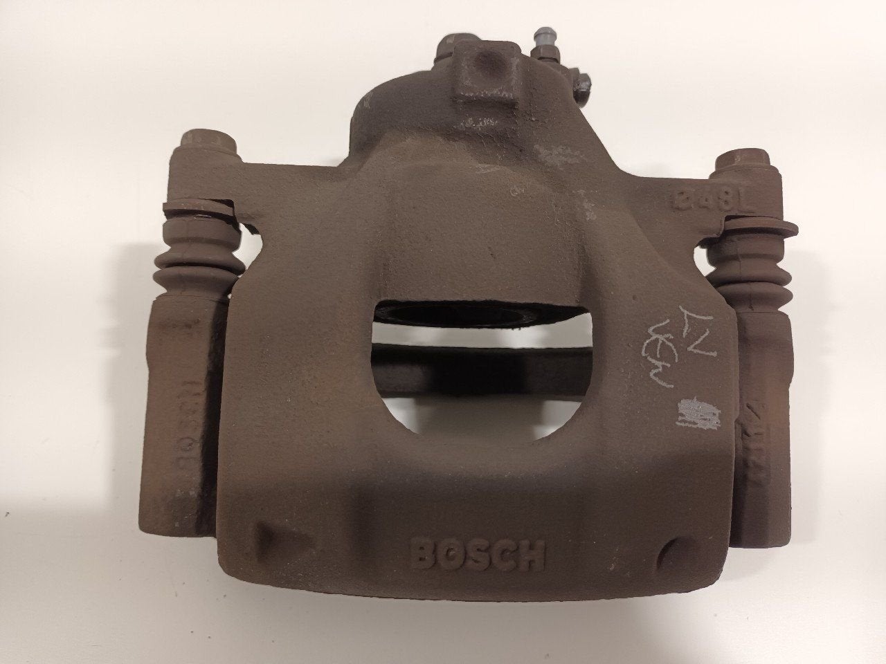 Remklauw links voor Peugeot 108, Onderdelen@venauto.nl, Van der Ven Autorecycling B.V., Gebruikt, Ettenseweg 76, 4706 PB Roosendaal, The Netherlands