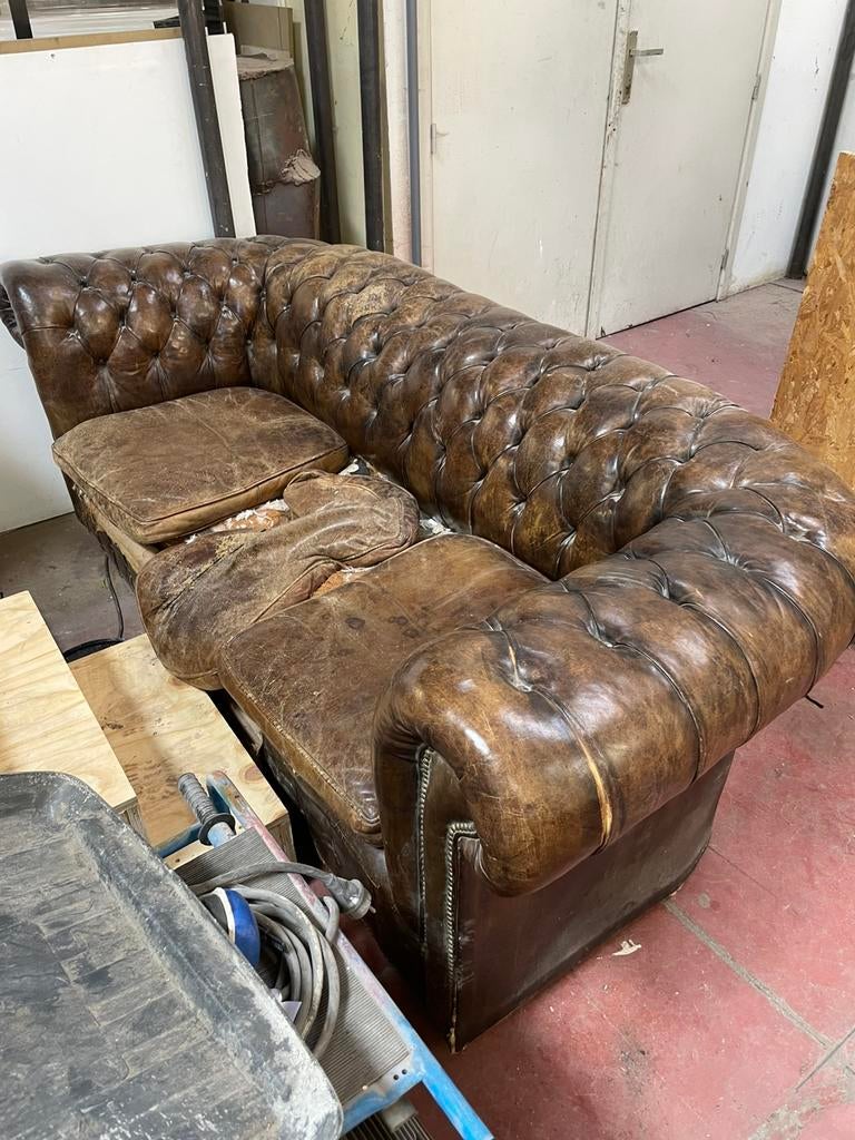 Chesterfield, Ophalen, Zo goed als nieuw, Leer
