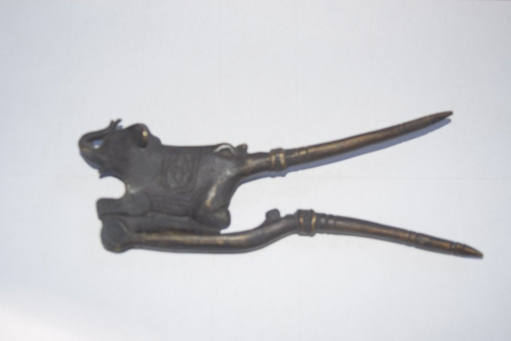 Ancien coupe noix de Bétel, Antiquités & Art, Art | Art non-occidental, Indonésie, Envoi, Autres types, Bronze