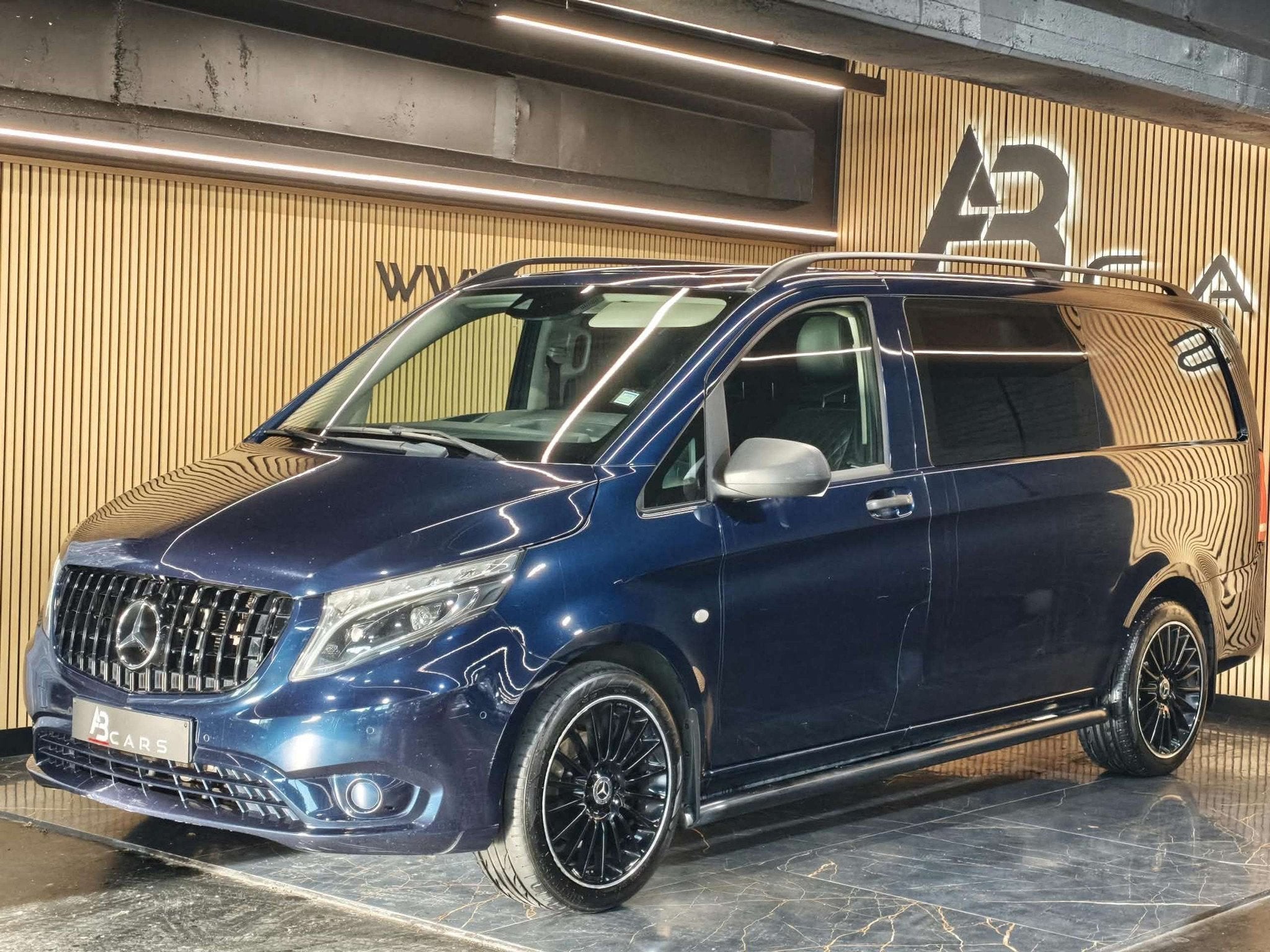 Mercedes-Benz Vito 2.1D UTILITAIRE LOOK AMG FULL OPTIONS, Autos, Cuir, Achat, Entreprise, 3 places