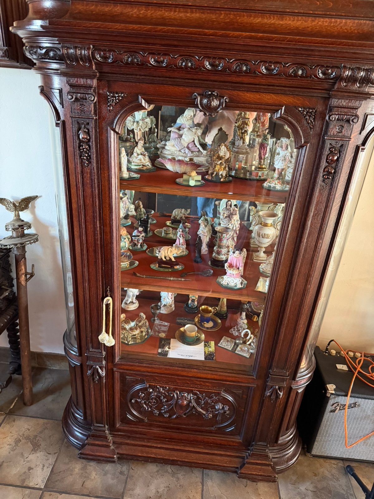 Prachtig eiken vitrine kastje zonder inhoud, Enlèvement