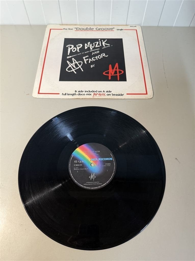 The first Double groove single - vinyl lp, Ophalen of Verzenden, Zo goed als nieuw