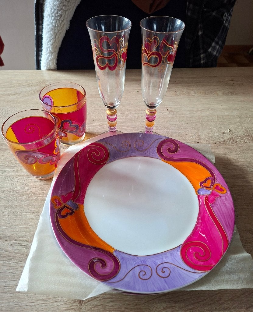 Decoratieve set borden en glazen, Ophalen, Bord(en)