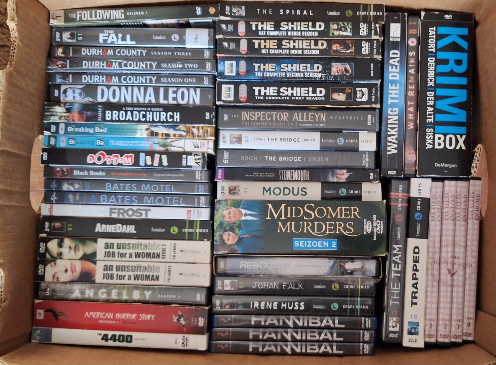 Dvd boxen Series €3 per seizoen., CD & DVD, Thrillers et Policier, Néerlandais, Enlèvement ou Envoi, Comme neuf