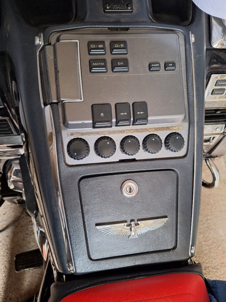 gevraagd afdekdeksel GW 1500 radio, Motoren, Ophalen of Verzenden
