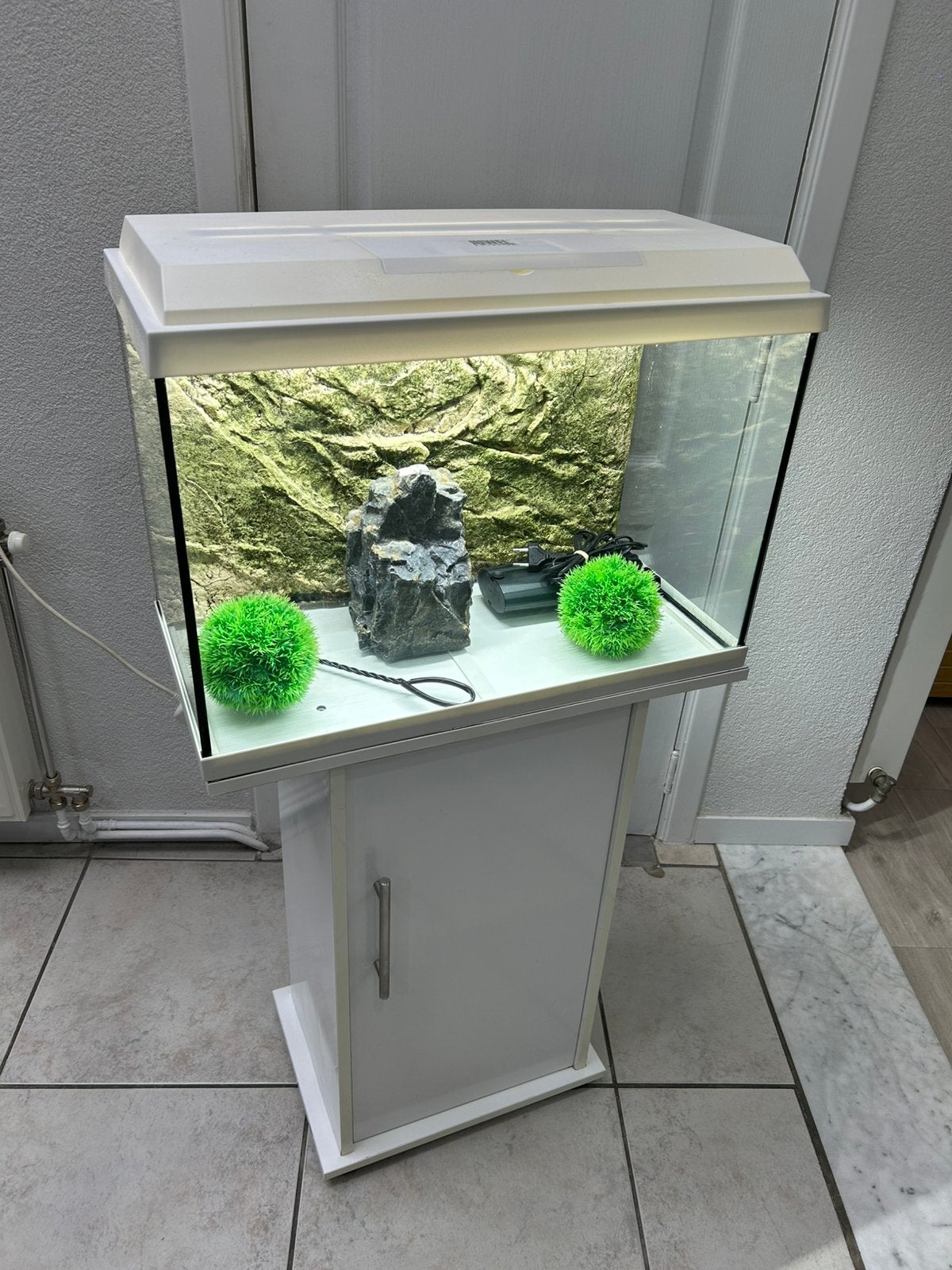 Aquarium met kast, Dieren en Toebehoren, Ophalen, Zo goed als nieuw, Decoratie, Juwel