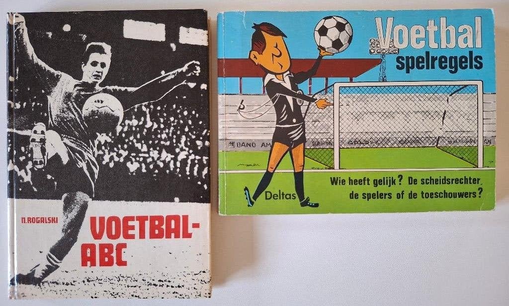 2 Vintage voetbalboeken ABC + Spelregels (Techniek voetbal), Ophalen of Verzenden