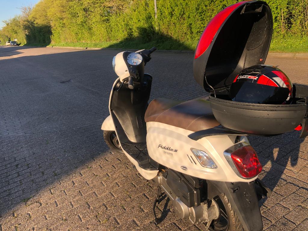 Sym fiddle 2. 125s. 2 stuks, Fietsen en Brommers, Scooters | SYM, Zo goed als nieuw, Fiddle, Benzine, Ophalen