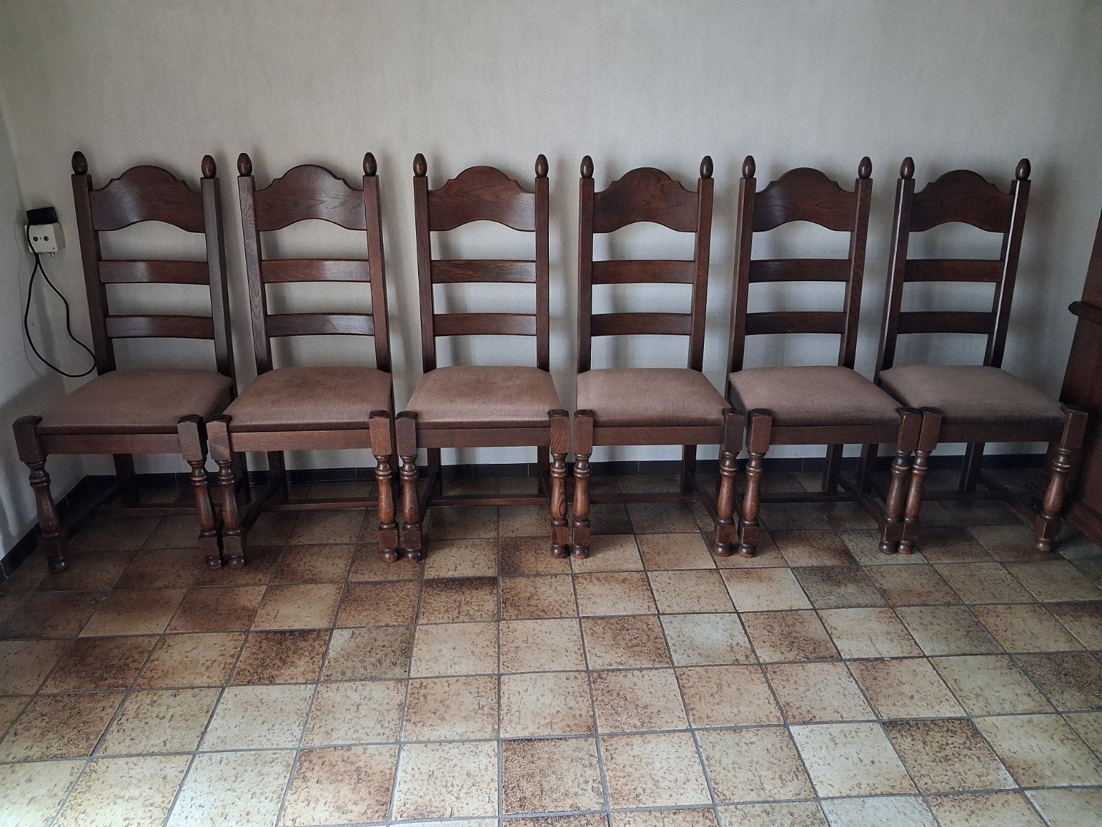 Eetkamer stoelen., Ophalen