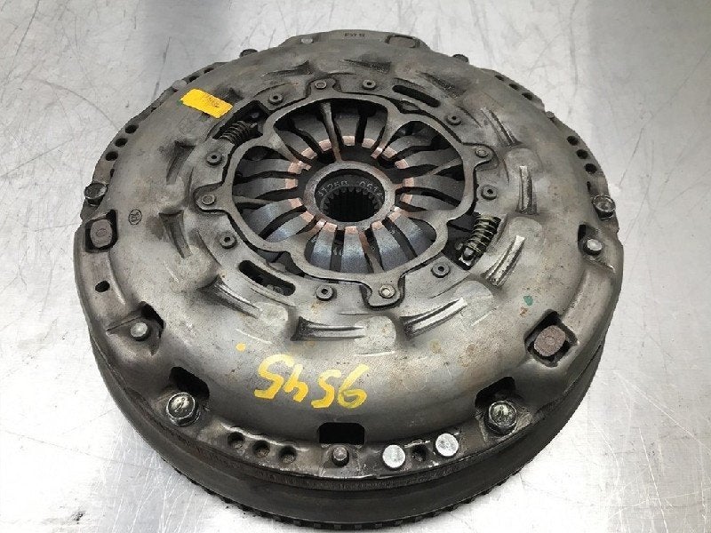 VLIEGWIEL DUBBELE MASSA Toyota RAV4 (A3) (01-2005/06-2013), Gebruikt, Toyota