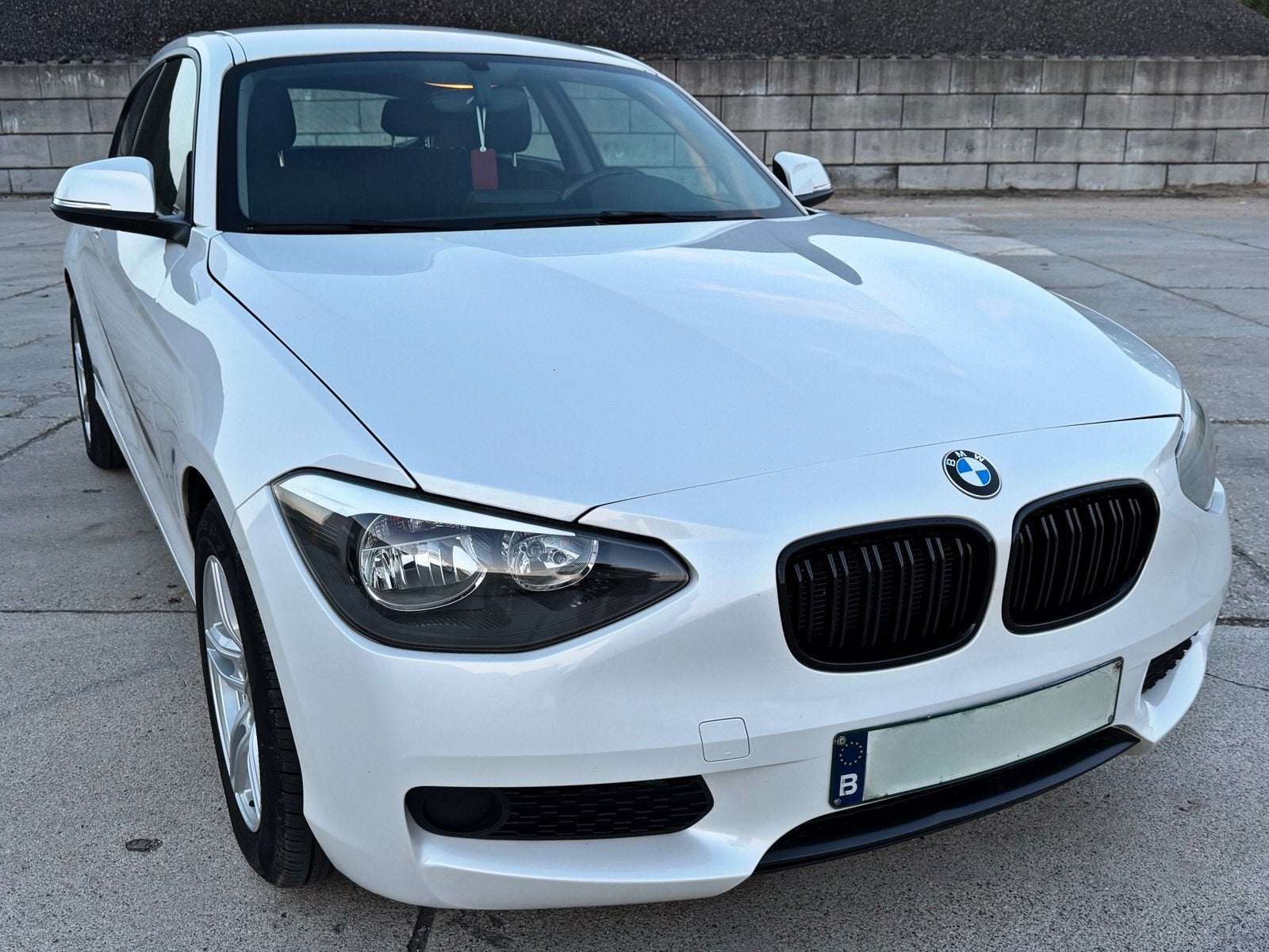 BMW 114i - slechts 153.000km - 2013 - Euro6, Auto's, 4 cilinders, Wit, Bedrijf, Radio