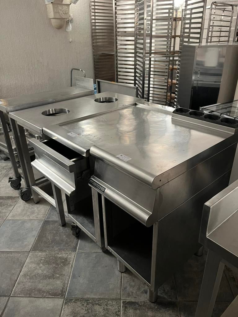 Matériaux d'accueil, toutes sortes de produits en stock, Mobilier, Inox / unox, Enlèvement, Utilisé