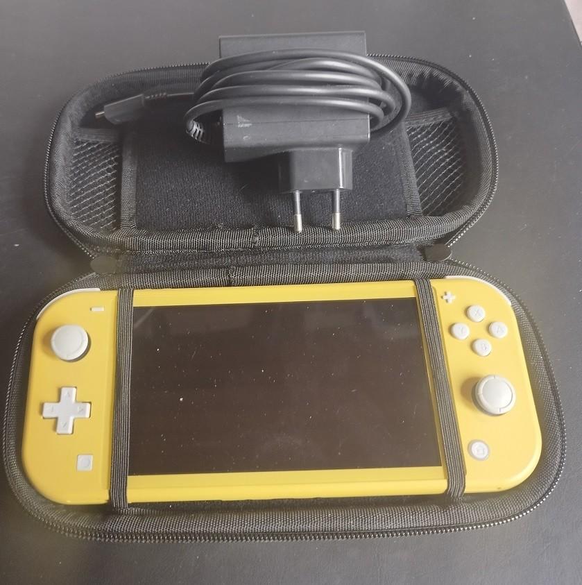 Nintendo Switch Lite jaune avec étui et chargeur, Enlèvement ou Envoi, Jaune, Comme neuf, Avec housse de protection ou sac