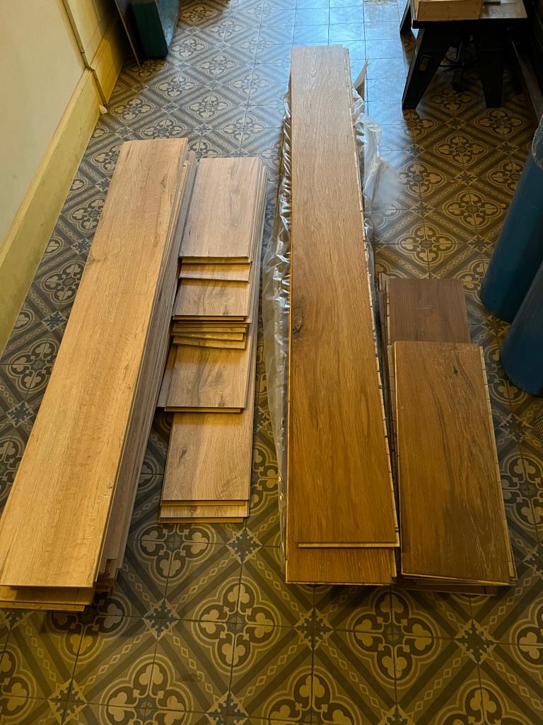 Parquet - 2 types : salle de bain, salon, Bricolage & Construction, Enlèvement, Neuf, Planche