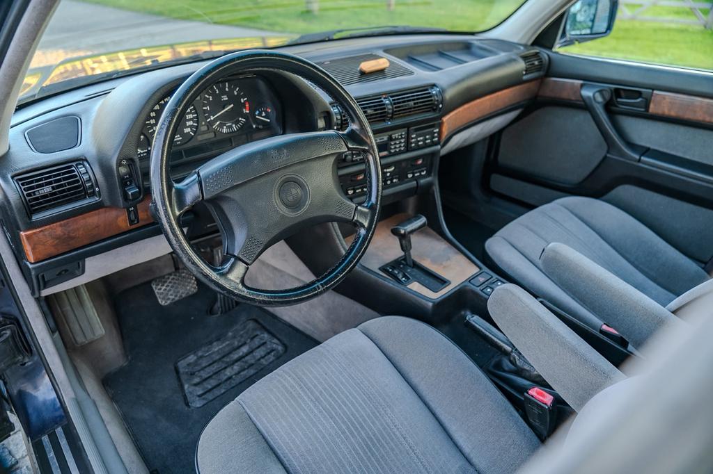 BMW 730i Automatique 1986, 4 portes, Entreprise, 6 cylindres, Automatique