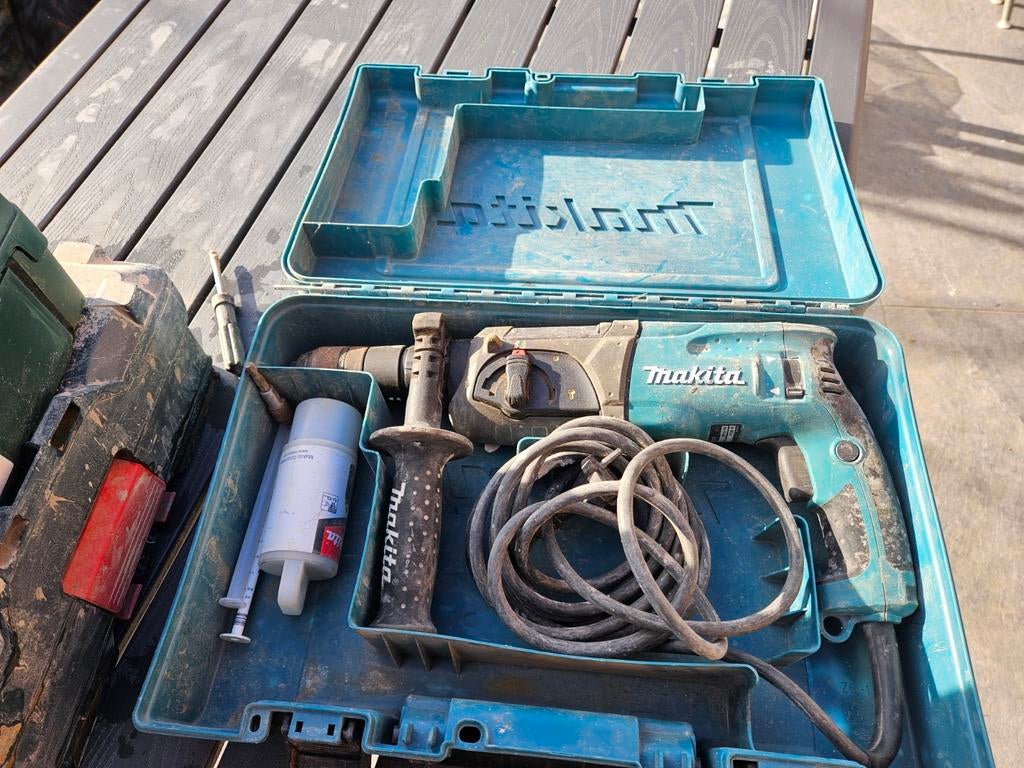 Perforateur câble électrique