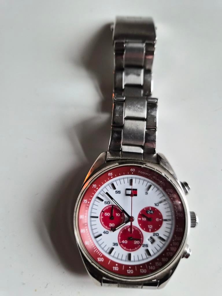 Horloge Tommy Hilfiger. 1 zeer klein gebruikspoor., Handtassen en Accessoires, Ophalen