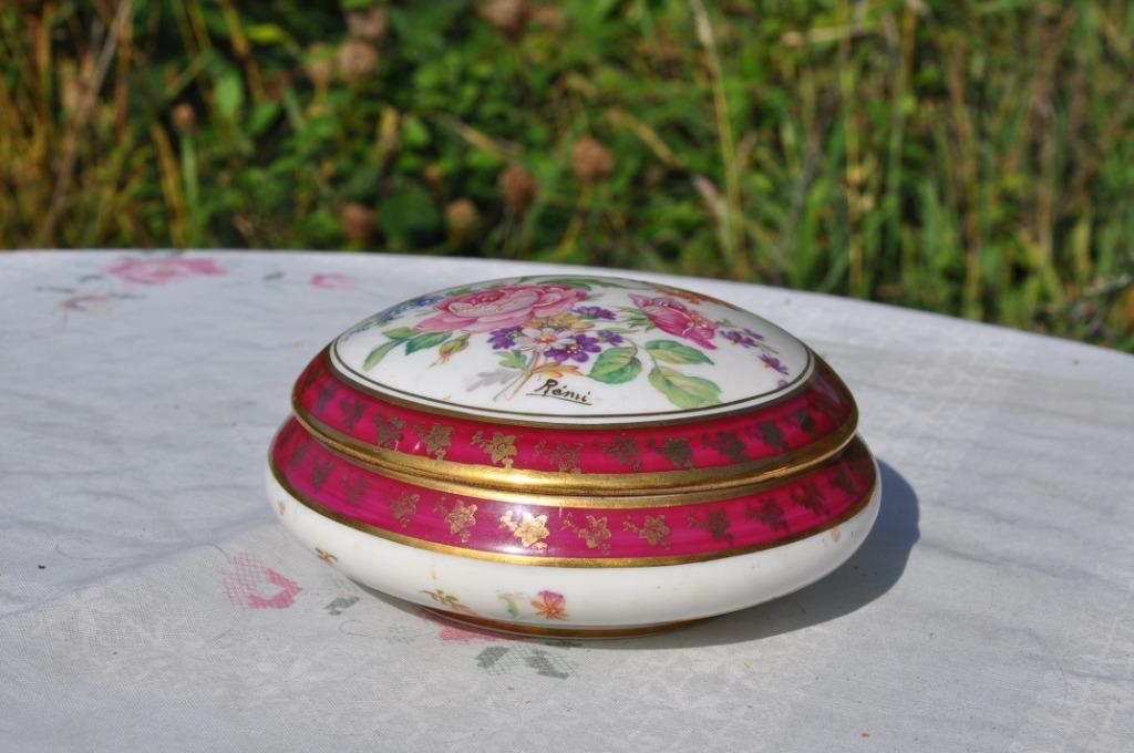 boite a bijoux en porcelaine limoges decor fleur, Enlèvement ou Envoi