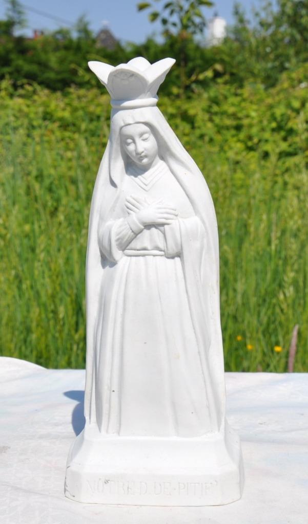vierge notre dame de pitié en biscuit blanc, Enlèvement ou Envoi