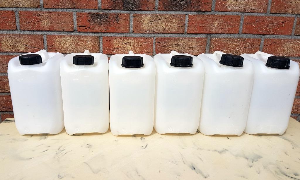 BIDONS 5 LITRES, Caravanes & Camping, Enlèvement ou Envoi, Comme neuf